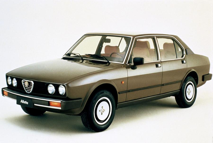  Alfa Romeo Alfetta Quadrifoglio Oro (116) 1983 года  (фото 1 из 5)